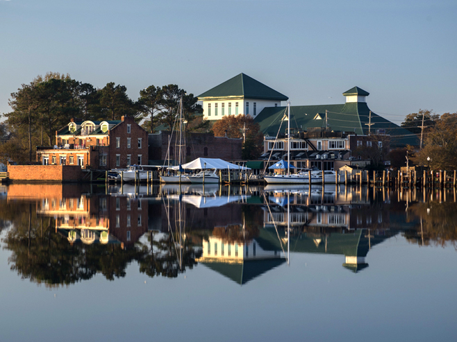 elizabeth city riverfront and boat docks